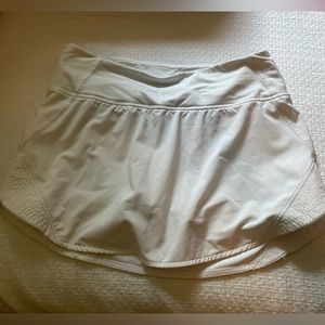 cute lululemon tennis skirt size 4